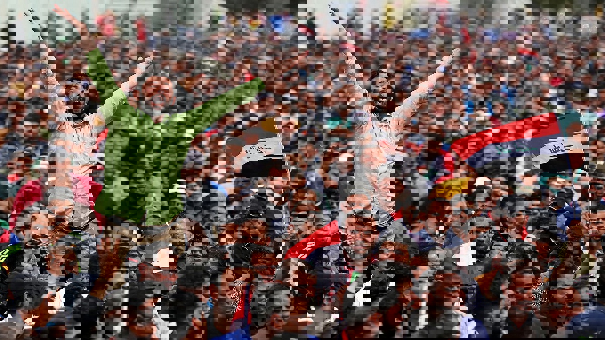 "تايم": المساعي الإيرانية تقوض آمال التغيير في العراق ولبنان