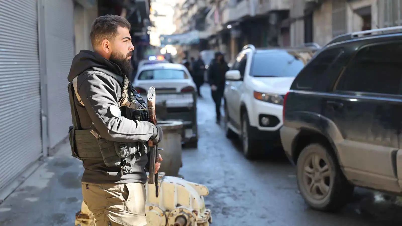 مقتل عنصرين من الأمن السوري برصاص مجهولين في دير الزور