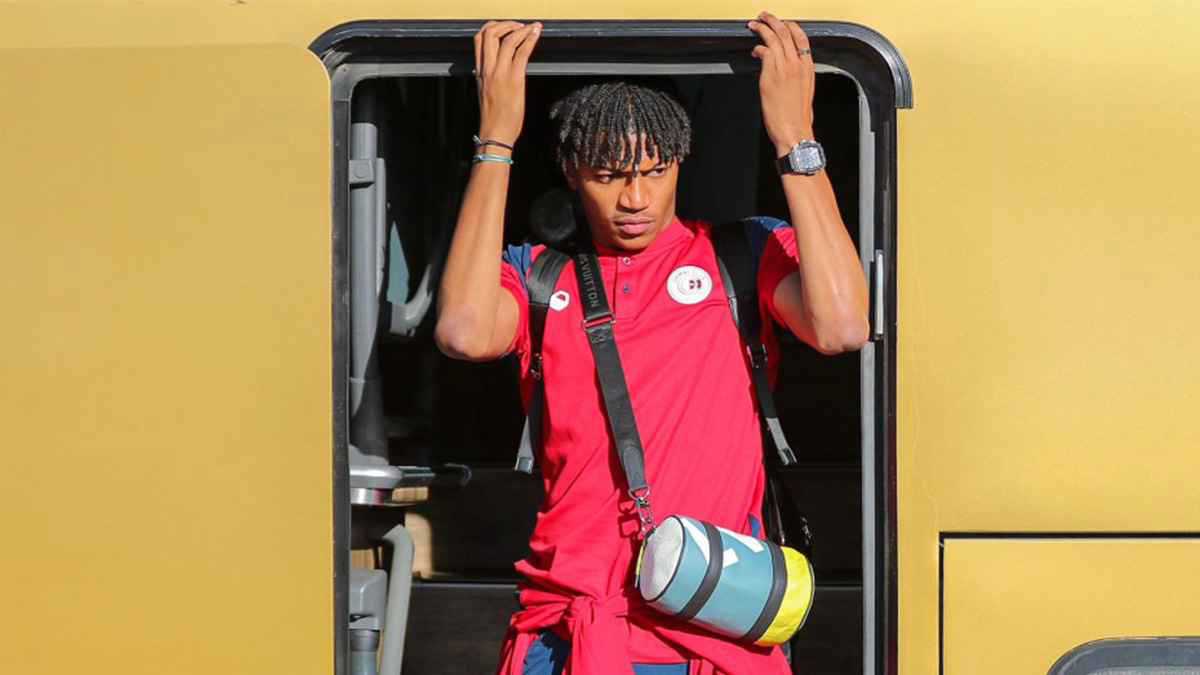 نجم الأهلي السعودي يفجر صراعا بين النصر والهلال