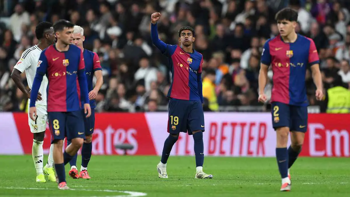 "يامال" يفجر أزمة داخل "غرفة ملابس" برشلونة