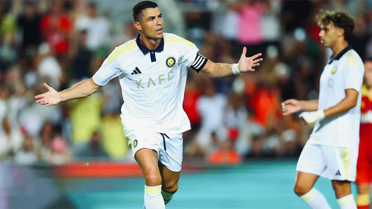 بعد اكتساحه ثريدز.. ما حقيقة تمثال كريستيانو رونالدو الأكبر على الإطلاق؟ (صورة)