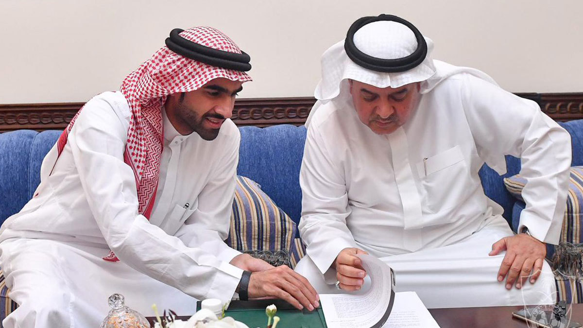 أحمد الصائغ رئيس النادي الأهلي السعودي يرد على اتهامات الأمير منصور بن مشعل (فيديو)