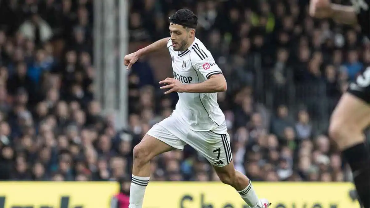 مهاجم فولهام هدفا قويا لأندية الدوري السعودي في الميركاتو الصيفي