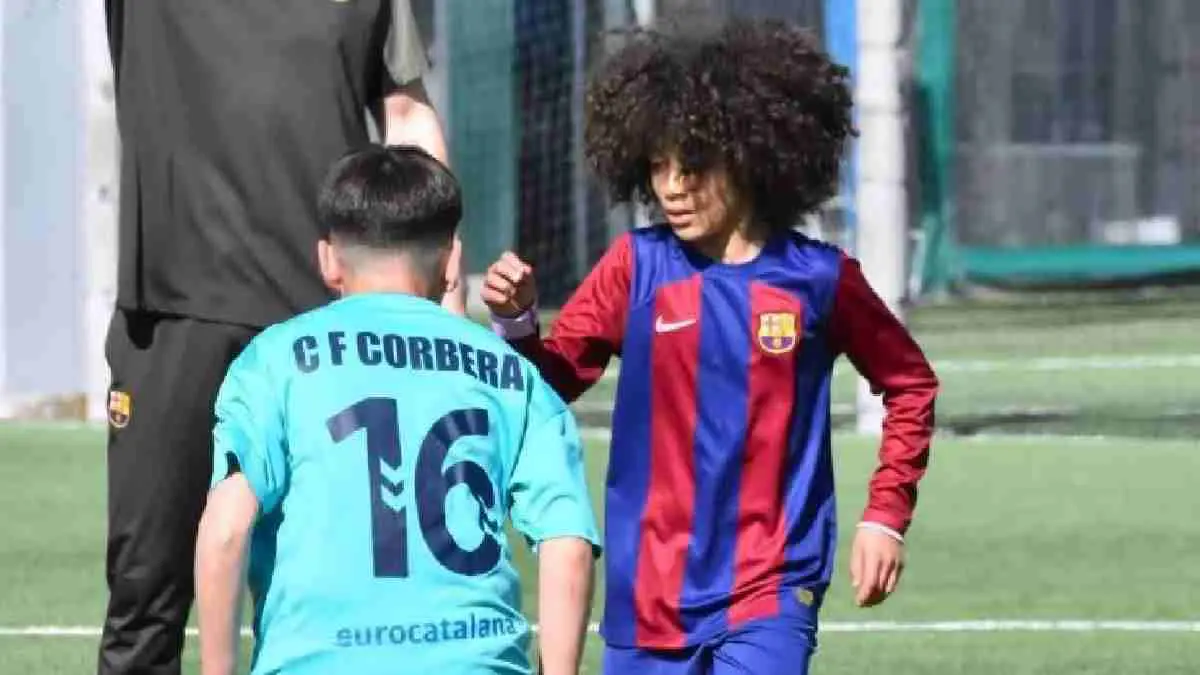 آدم قروال عاشق رونالدو.. كنز برشلونة الجديد من أصول عربية (فيديو)