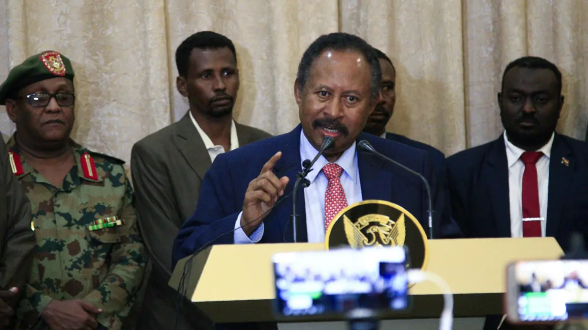 رئيس الوزراء السوداني يتوجه إلى القاهرة وباريس الأربعاء