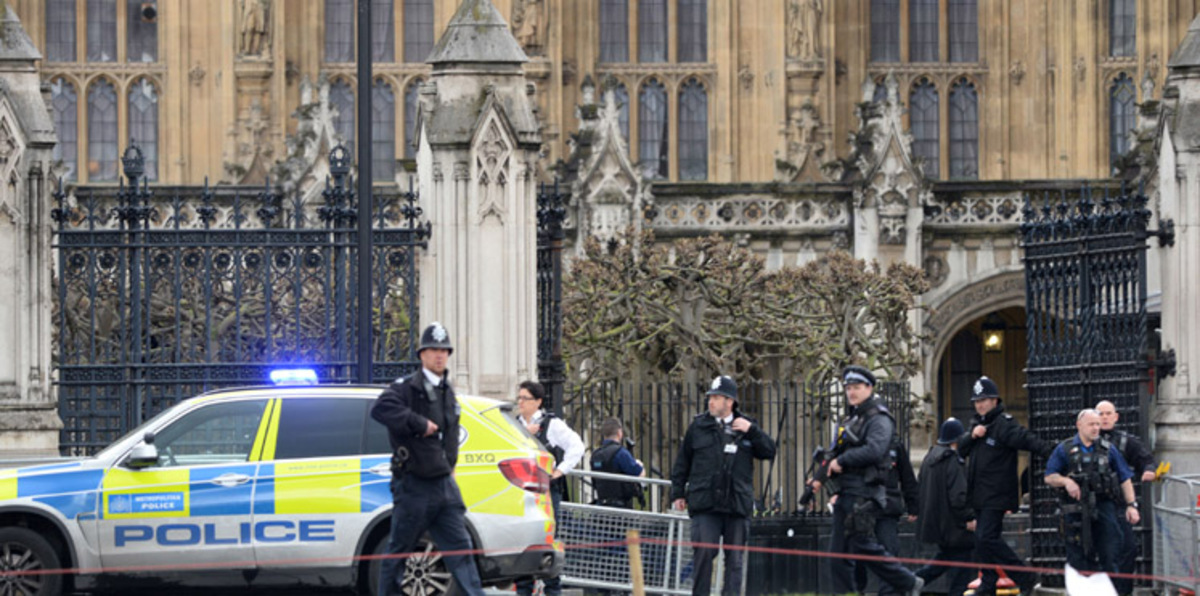الصور الأولى لاعتقال المشتبه بارتكابه عملاً إرهابياً في لندن