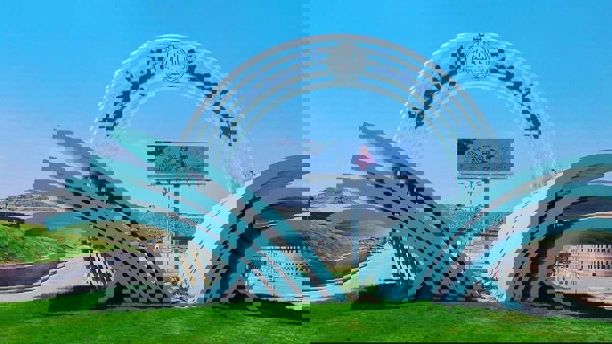 جامعة الباحة السعودية تحقق في "سلوك مشبوه" لعاملة نظافة.. واتهامات بالشعوذة