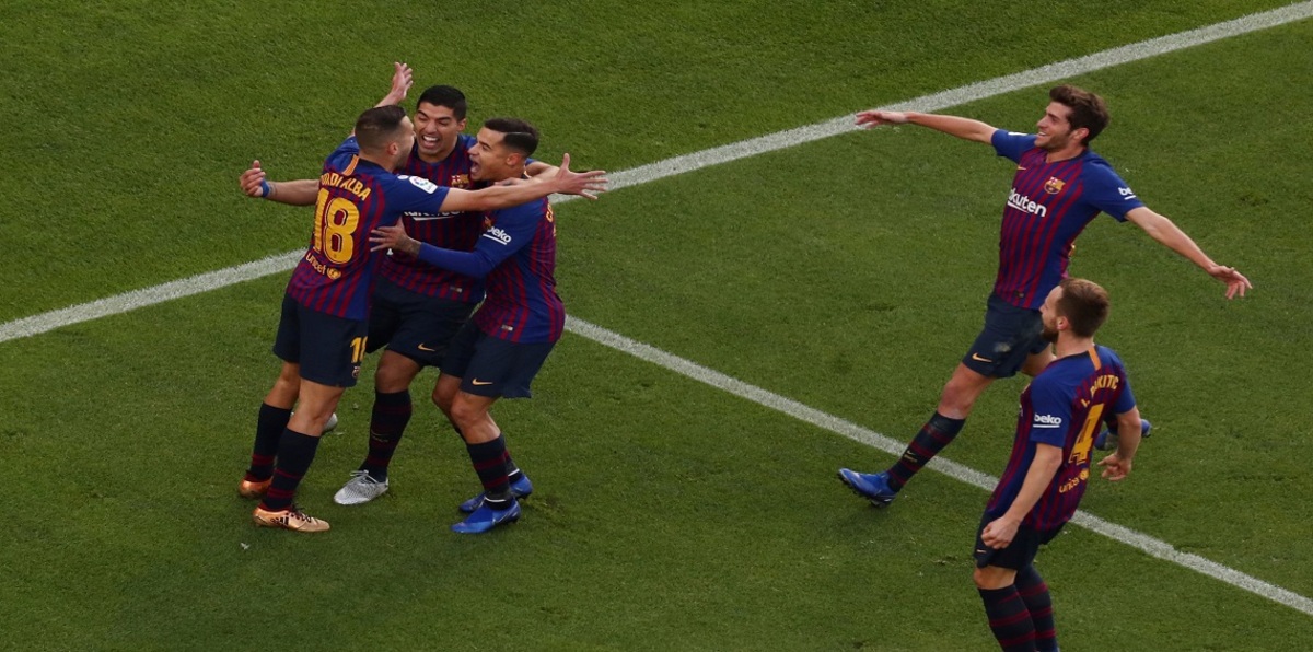 نادي برشلونة محروم من ضم لاعبي ليفربول لمدة ثلاثة مواسم لهذا السبب