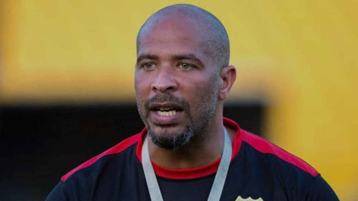 أول ردٍ رسمي من مولودية وهران بشأن "هروب" إريك شال لتدريب منتخب نيجيريا