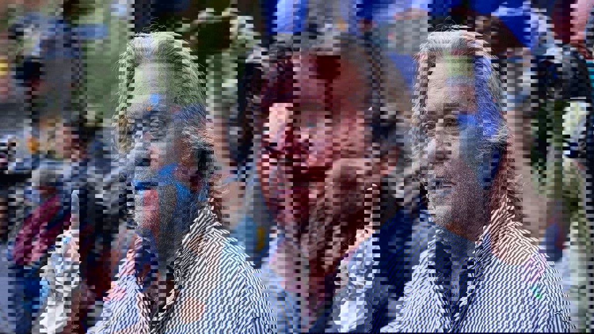 النواب الأمريكيون يؤيدون إحالة حليف لترامب على القضاء الفدرالي‎‎