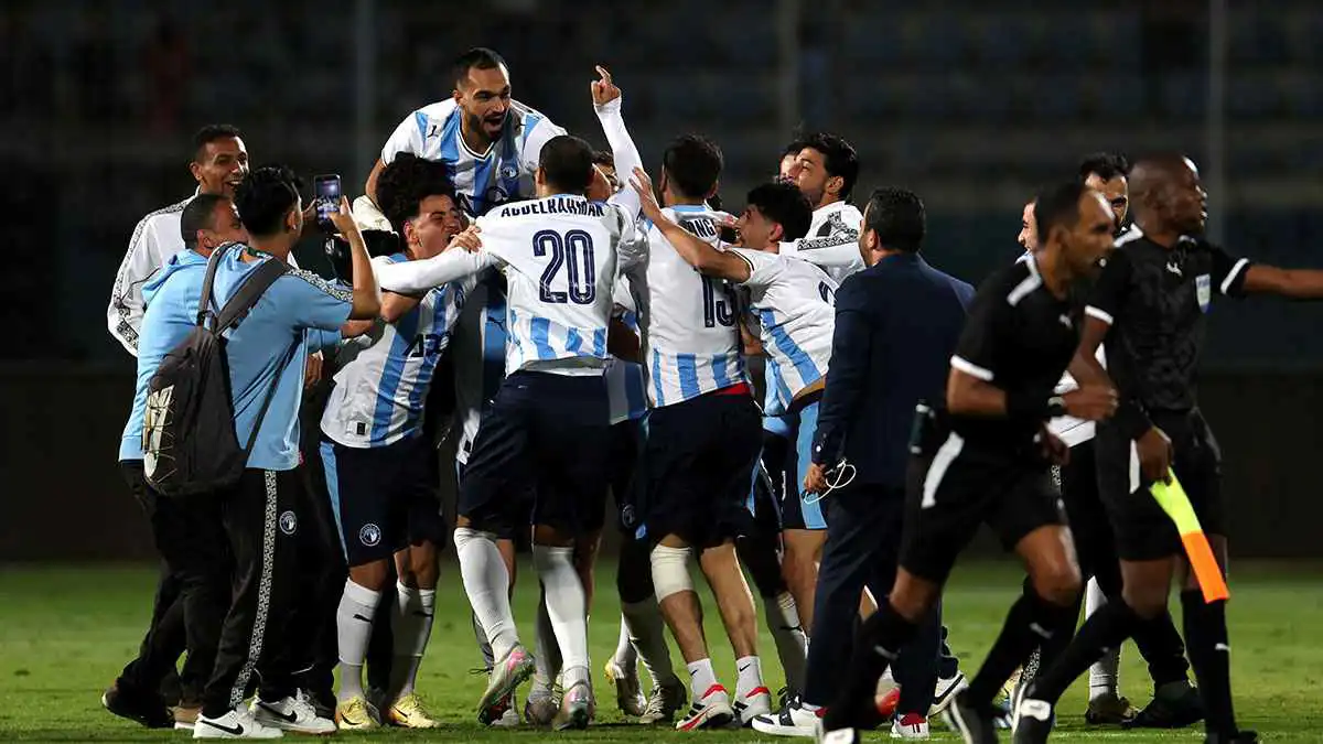 إجابة السؤال الأبرز.. من فقد مكانه لصالح بيراميدز.. الأهلي أم الزمالك؟