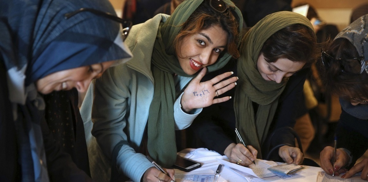 رغم استبعاده.. أحمدي نجاد يحصل على 800 ألف صوت "باطل" في الانتخابات الإيرانية