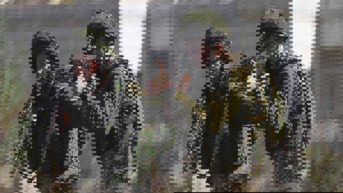 سقوط شهيد وإصابات بين الفلسطينيين برصاص الجيش الإسرائيلي