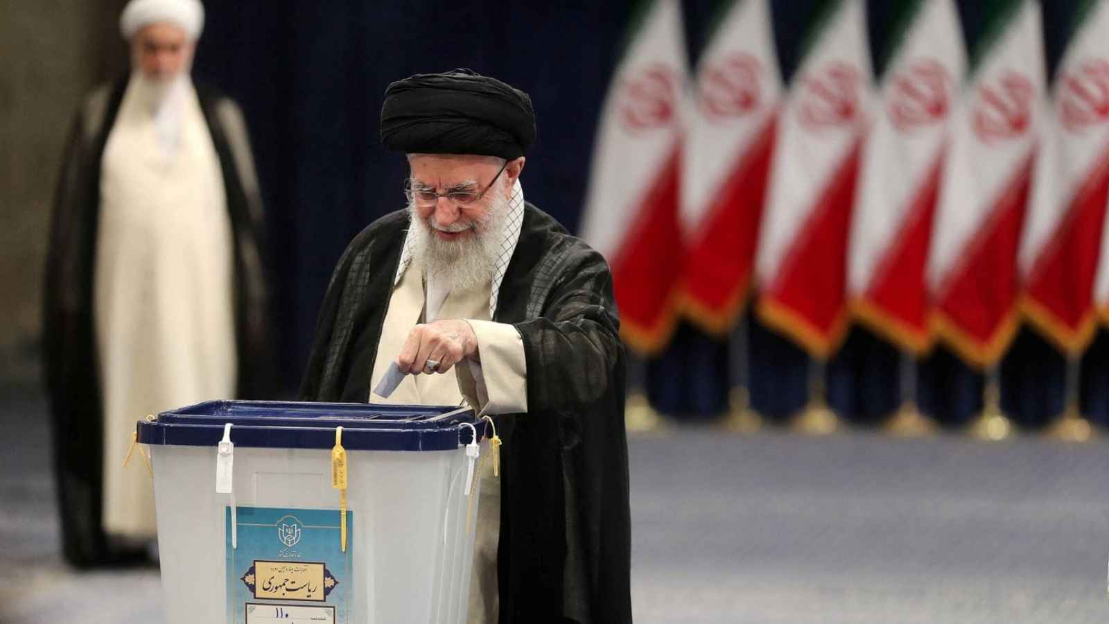 خبراء يتوقعون فشل خطابات خامنئي في تعزيز المشاركة بالانتخابات