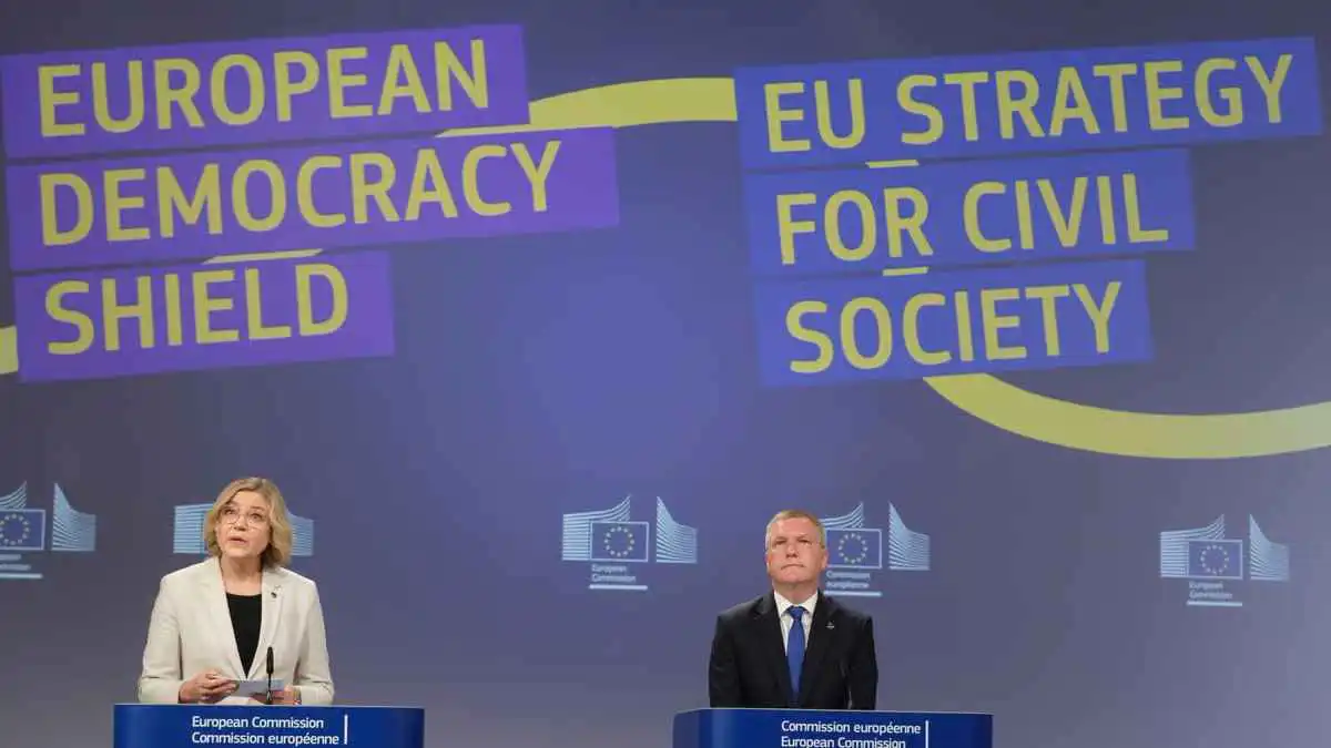 بروكسل في مواجهة نفسها.. "درع الديمقراطية" ضد روسيا يتحول لأزمة داخلية