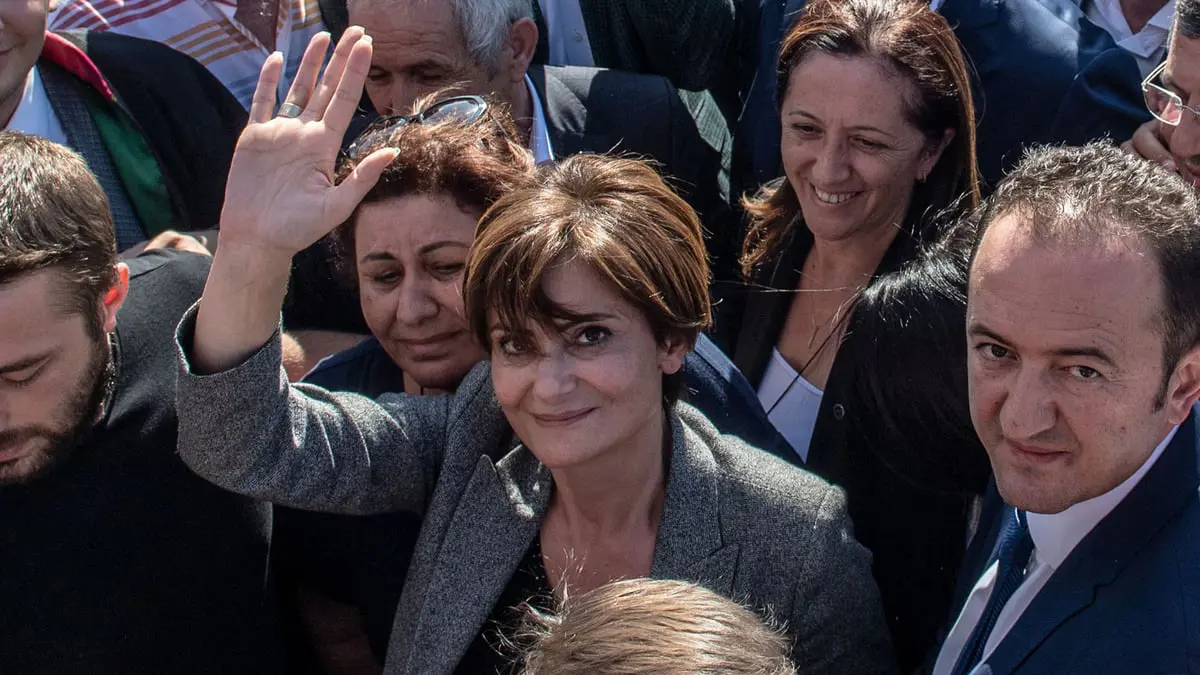 آلاف الأتراك يحتجون على إدانة قيادية معارضة بتهمة "إهانة الرئيس والدولة"