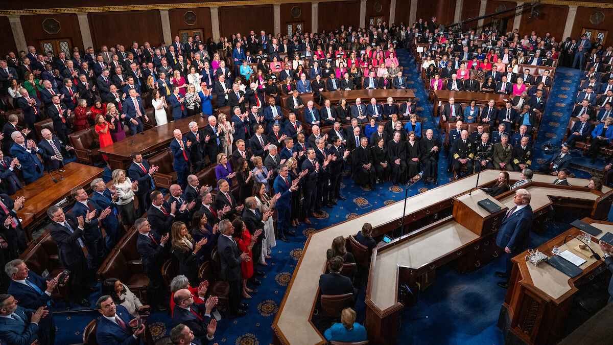 "معركة مصيرية".. رهانات معقدة لترامب في انتخابات التجديد النصفي للكونغرس