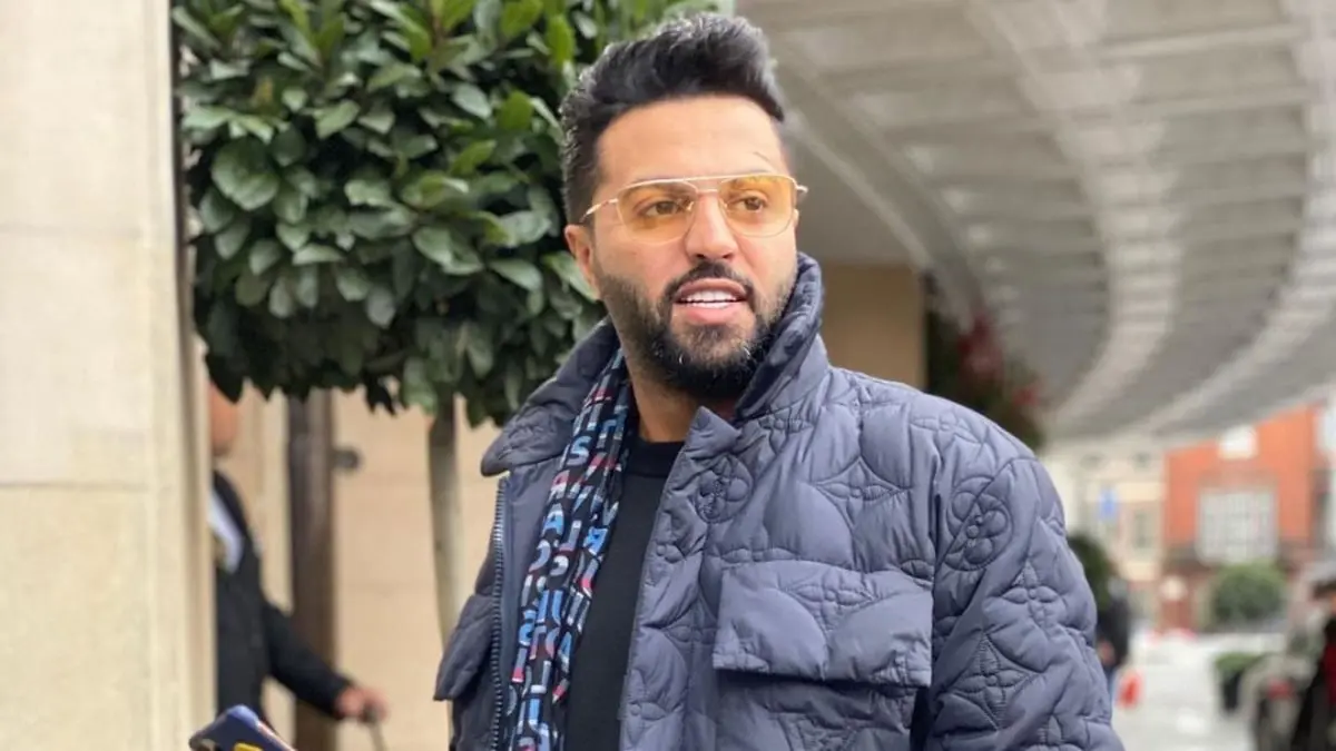 إخلاء سبيل المشهور الكويتي يعقوب بوشهري عقب التحقيق معه بقضية "تهريب الخمور"