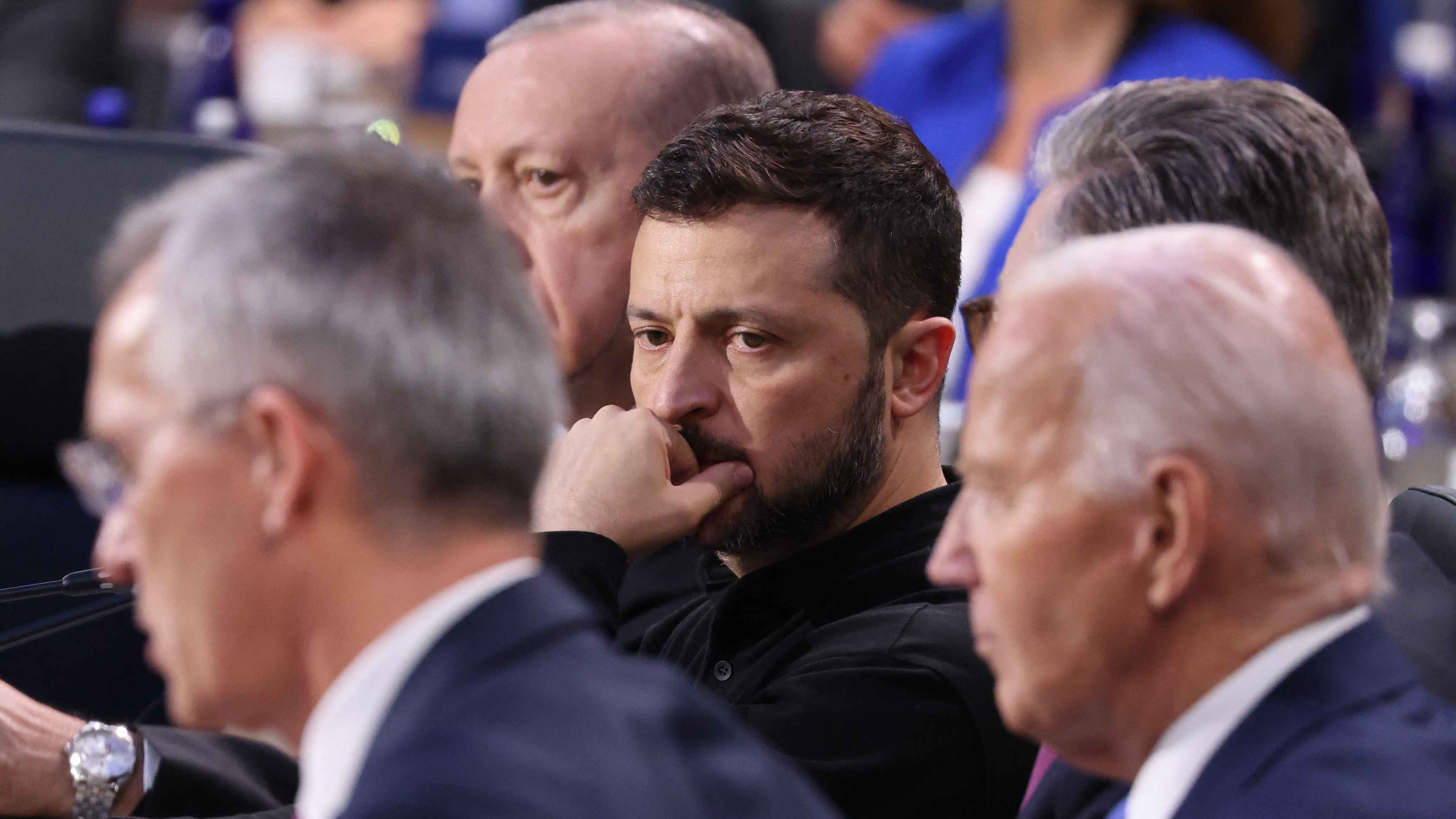 هل توافق أوكرانيا على "مقترحات ترامب" المرتقبة بشأن السلام مع روسيا؟