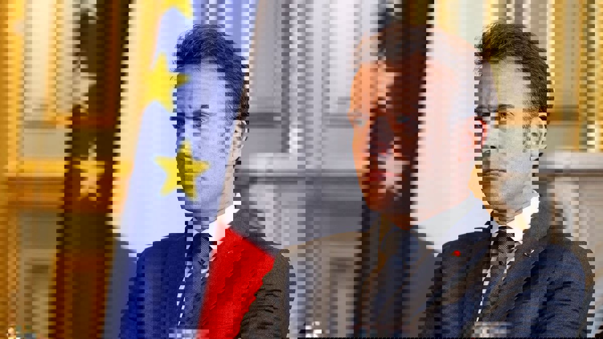 ماكرون يحذّر من وصول مارين لوبان إلى الحكم في انتخابات 2027