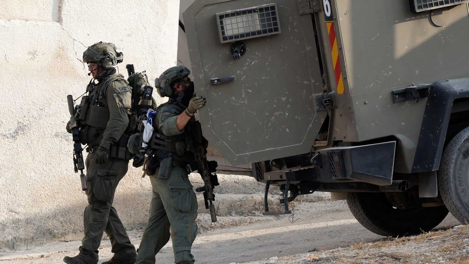 مقتل شاب فلسطيني برصاص إسرائيلي شرق نابلس (صور)