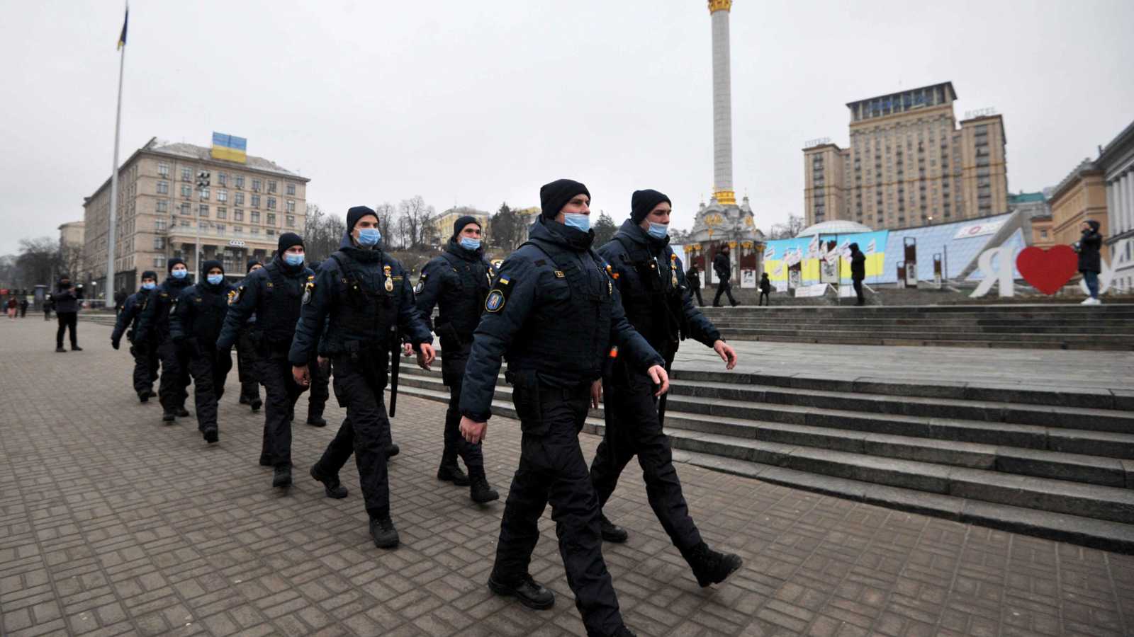 بينهم نائب ومسؤول حكومي.. 6 متهمين باختلاس أموال مخصصة للجيش الأوكراني