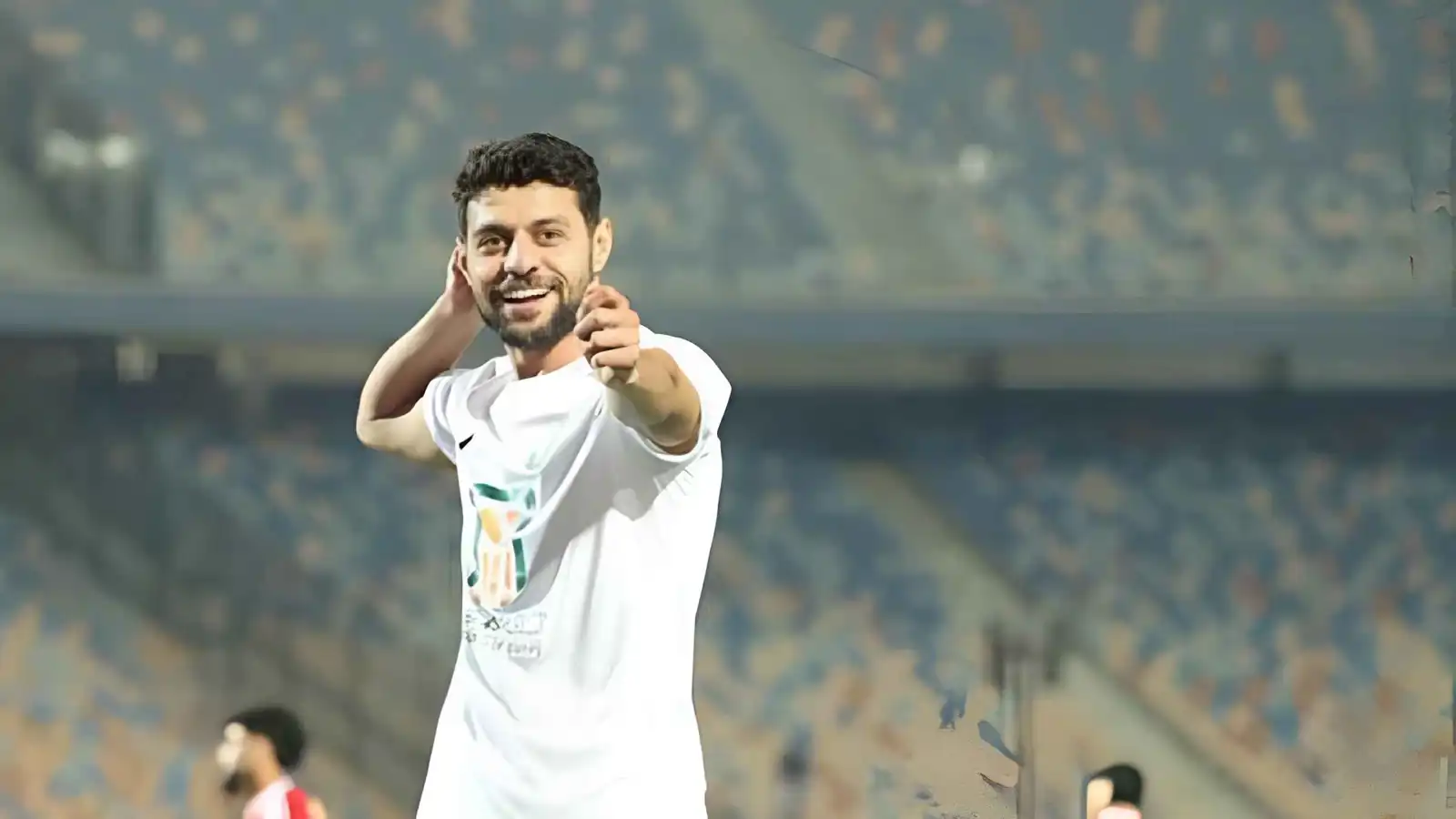 مصطفى شلبي يحتفل بشعار الزمالك بعد هز شباك الأهلي (فيديو)