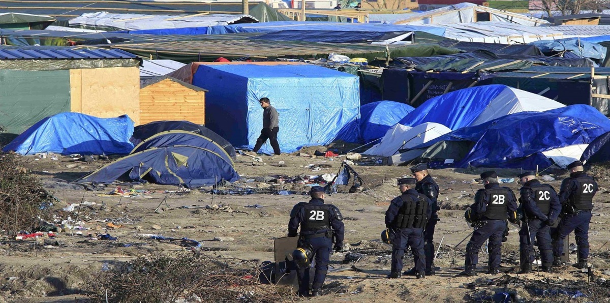 الداخلية الفرنسية تأمر بإخلاء مخيم مهاجرين في باريس