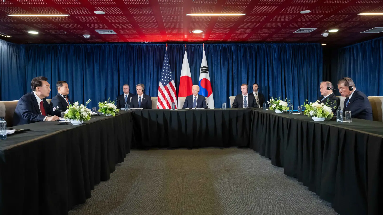 بايدن يحذّر من "تعاون خطير" بين روسيا وكوريا الشمالية (صور)