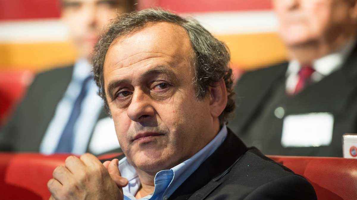 أسطورة فرنسا يطالب بتقليل عدد عناصر الفريق إلى 10.. ما السبب؟