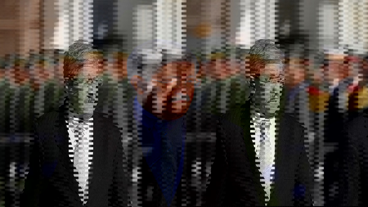 رئيس الوزراء الجزائري السابق أويحيى يمثل أمام المحكمة في قضية فساد ثانية