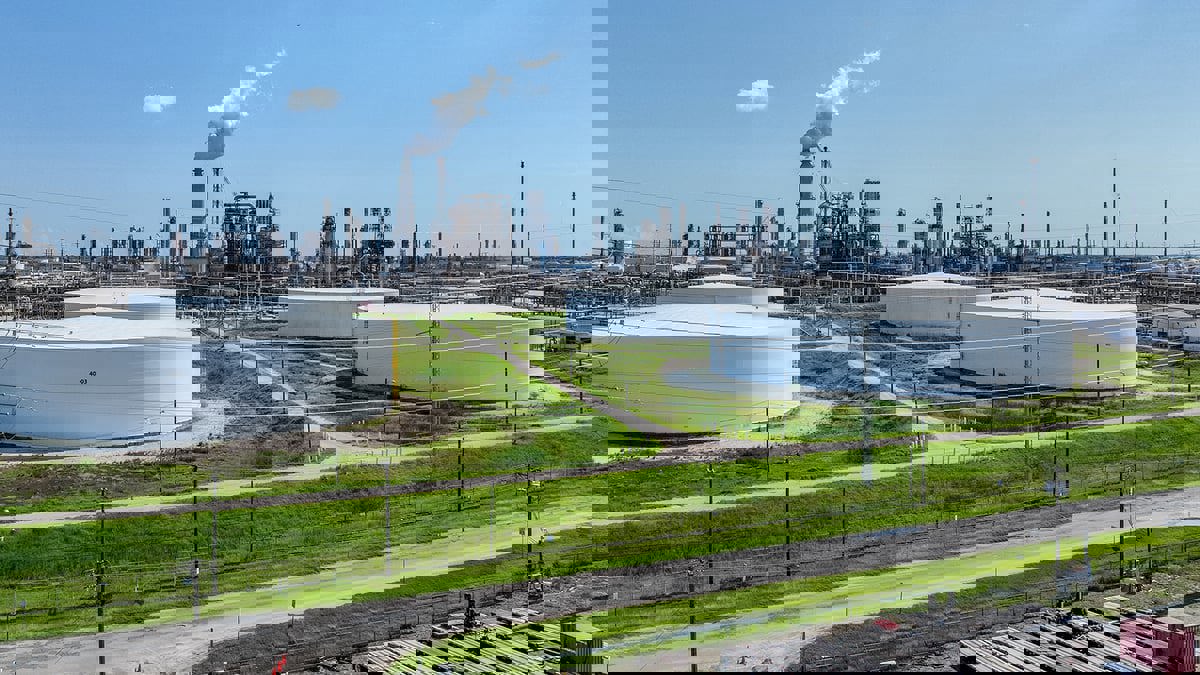 أمريكا قد تبدأ ملء احتياطي النفط عند انخفاضه دون 80 دولارا