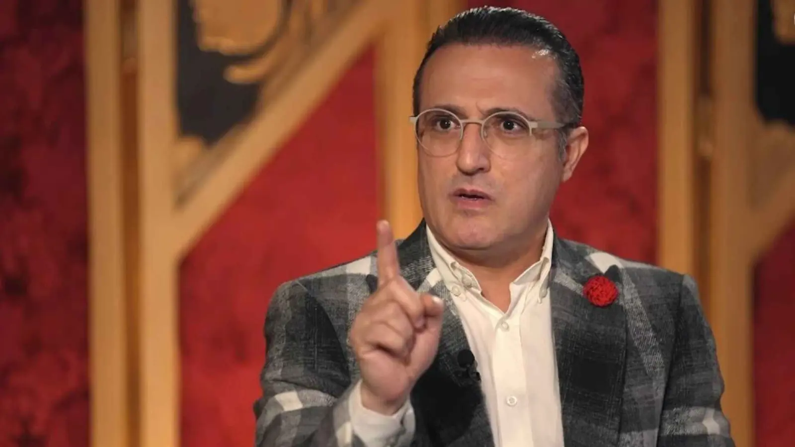 كيف تعامل شريف مدكور مع "متسببي" إصابته بالسرطان؟