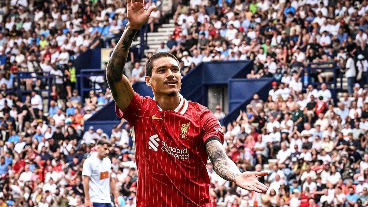 رغم وجود محمد صلاح.. داروين نونيز يغري الهلال بـ"هاتريك" رائع