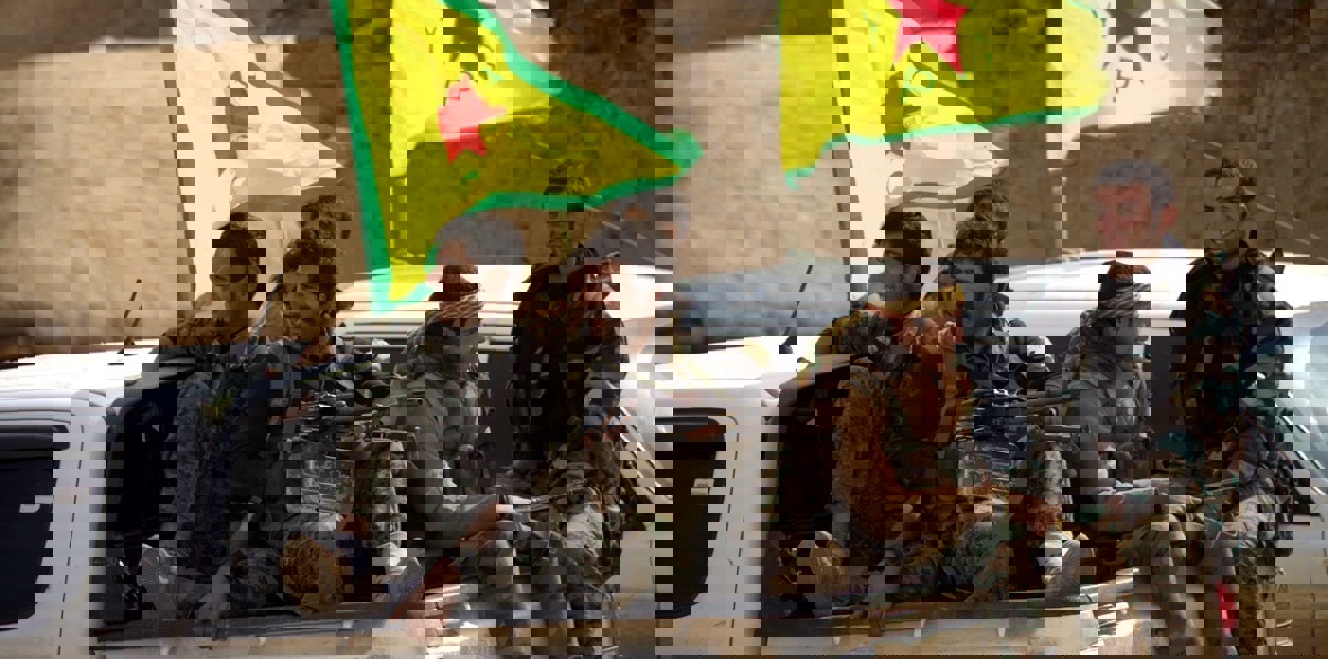 قيادي كردي يتوقع حربًا طويلة مع داعش رغم حصاره في الرقة