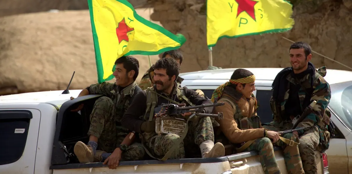 قيادي كردي يتوقع حربًا طويلة مع داعش رغم حصاره في الرقة