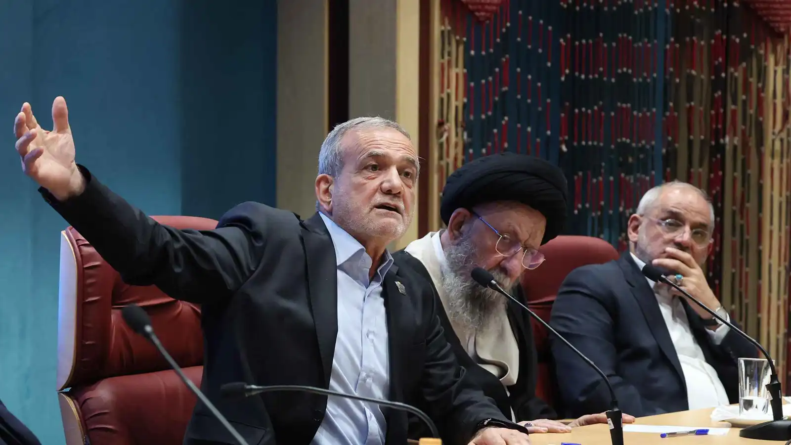 بزشكيان: دول عدة تعمل بجد لحل الخلافات دبلوماسياً بعيداً من "المواجهة"