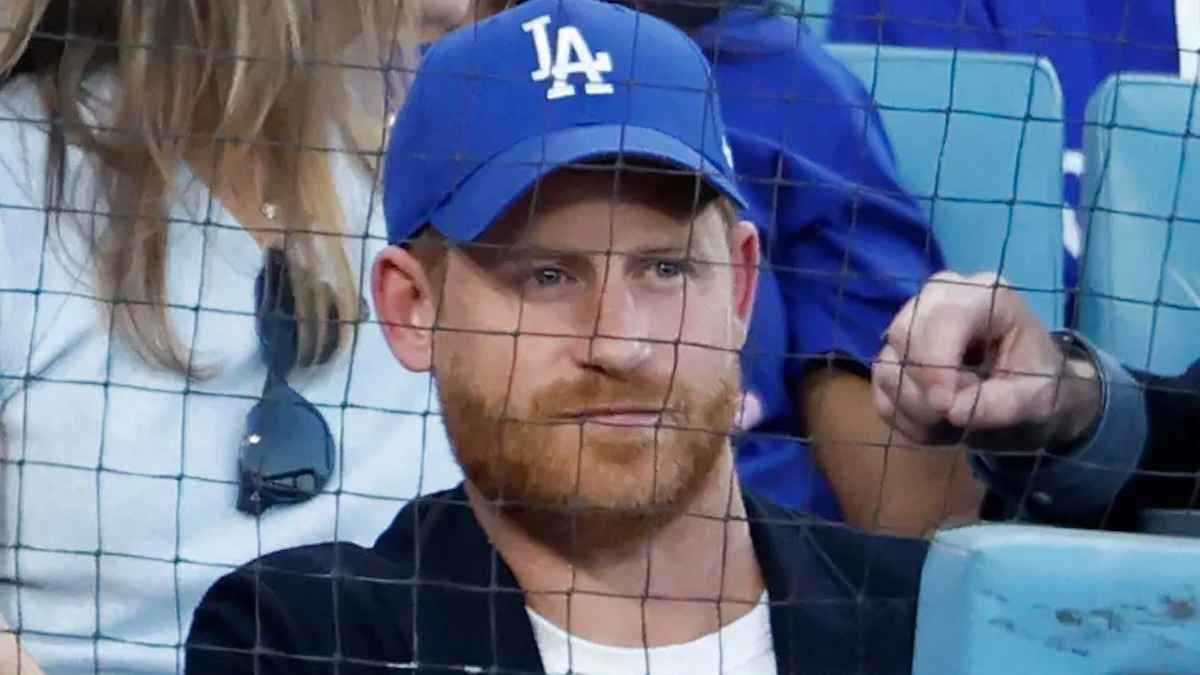 الأمير هاري يعتذر لكندا بسبب "قبعة" (فيديو)