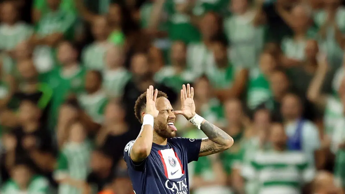 واصفا كرة القدم بـ"المملة".. نيمار ينتقد حكم مباراة باريس سان جيرمان ومكابي حيفا