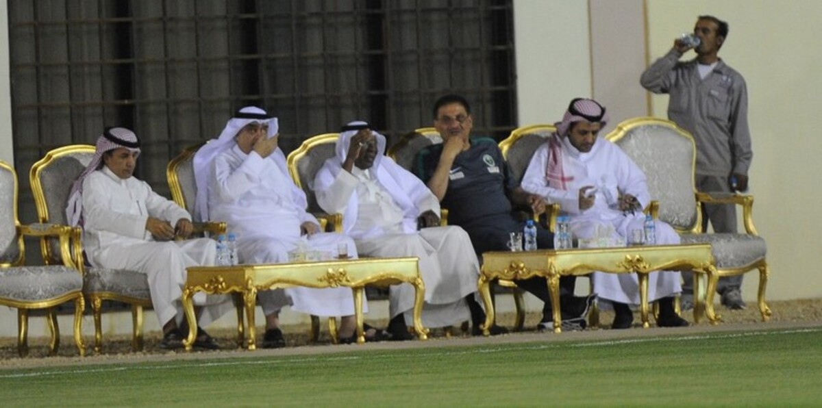 شاهد عزاء والدة وليد عبدالله بمعسكر السعودية (فيديو)