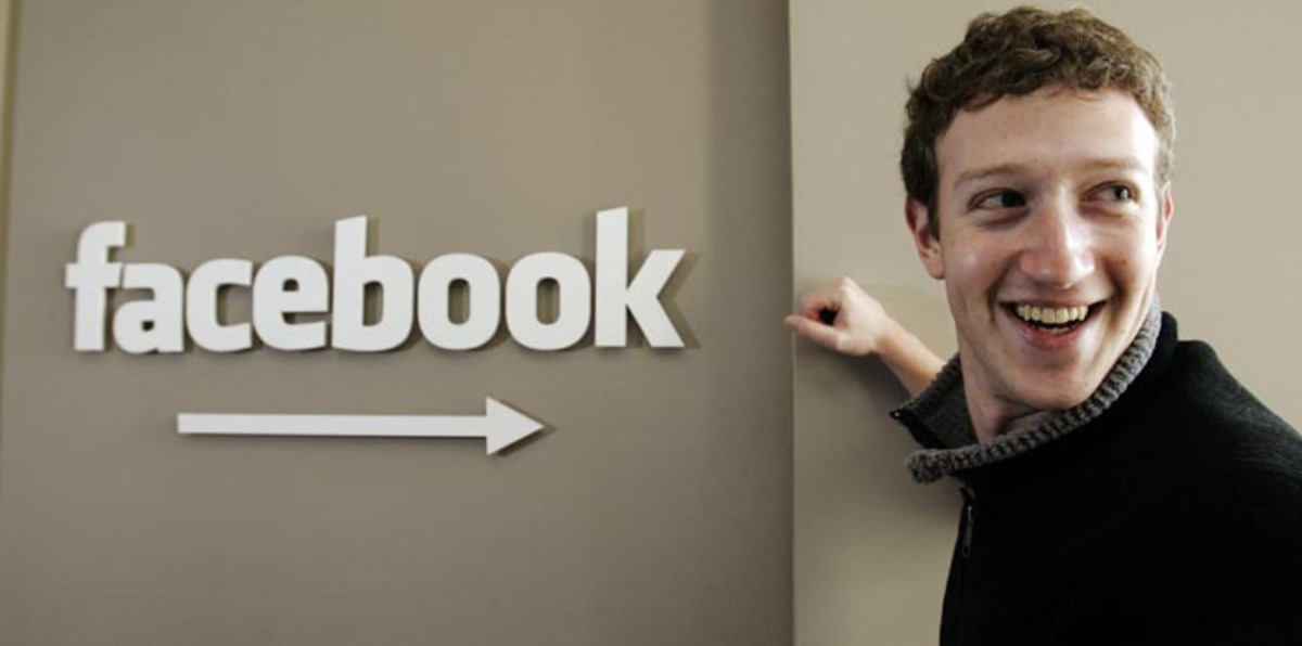 بعد 12 عامًا.. مؤسس "فيسبوك" يعود إلى الجامعة ليحصل على شهادته 