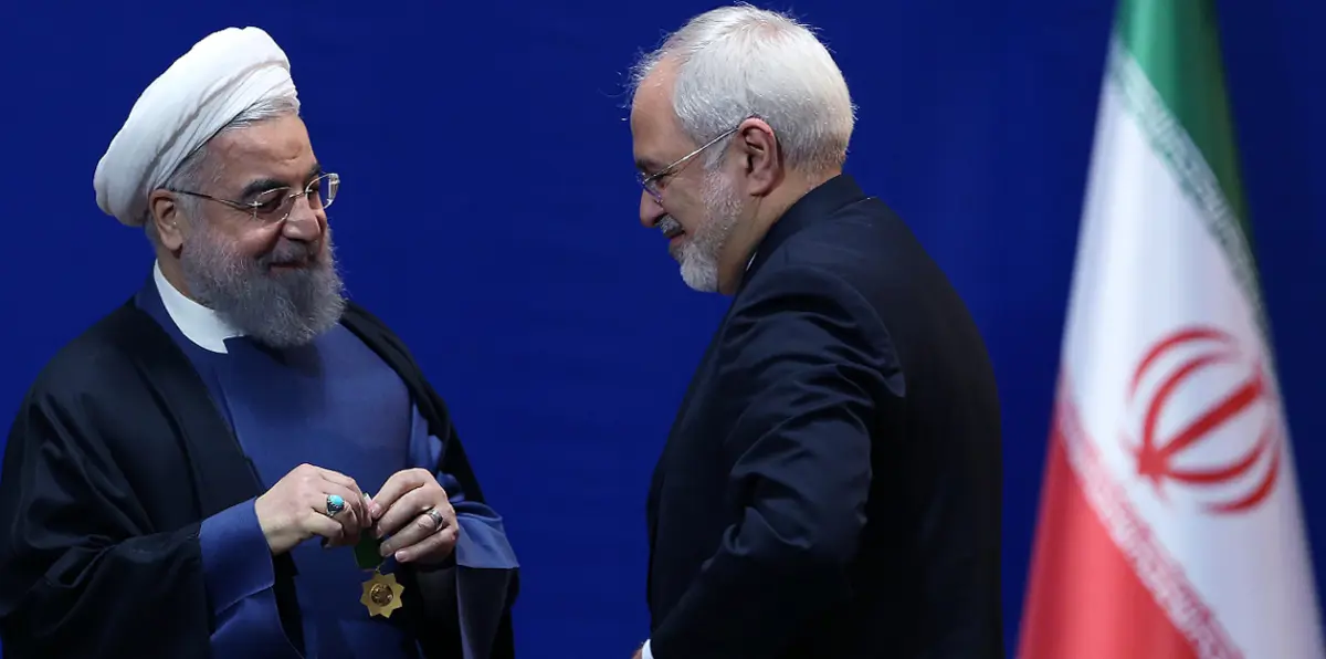 ظريف يرهن بقاءه في الحكومة المقبلة بيد الرئيس روحاني