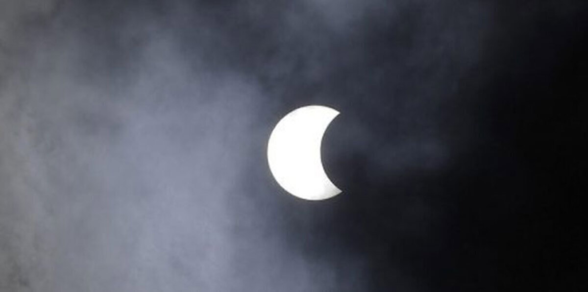 شاهد بالصور.. "حزام ناري" بعد أول كسوف للشمس في 2017