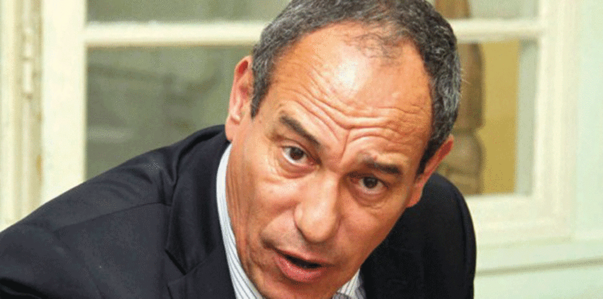 معارض جزائري يعتذر عن اتهامات لبوتفليقة حول توريث الحكم لشقيقه