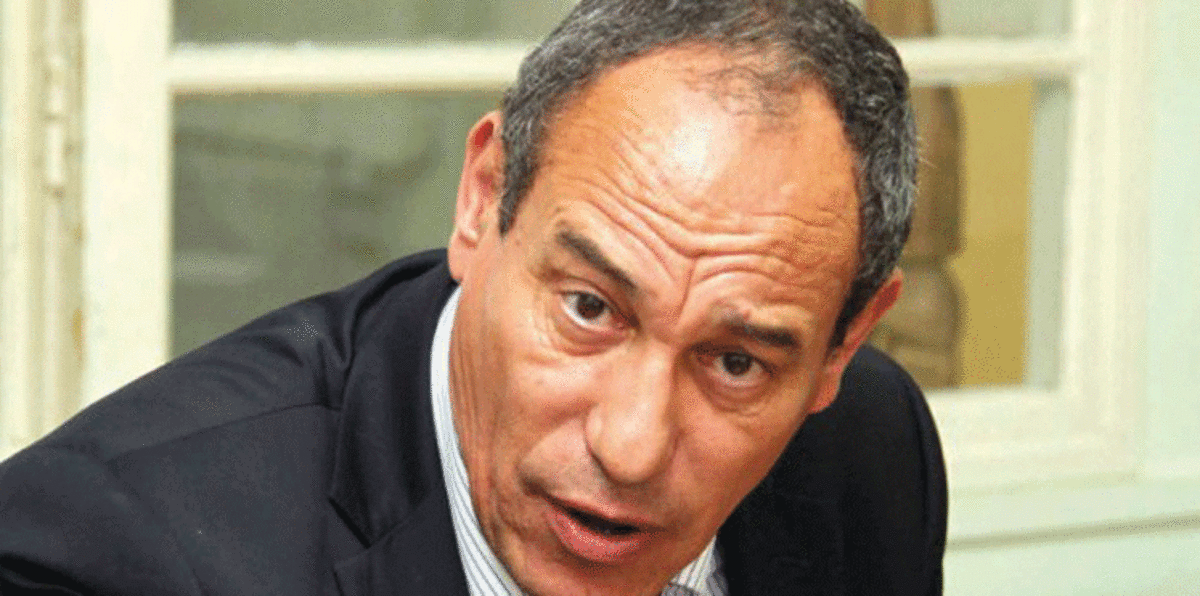 معارض جزائري يعتذر عن اتهامات لبوتفليقة حول توريث الحكم لشقيقه