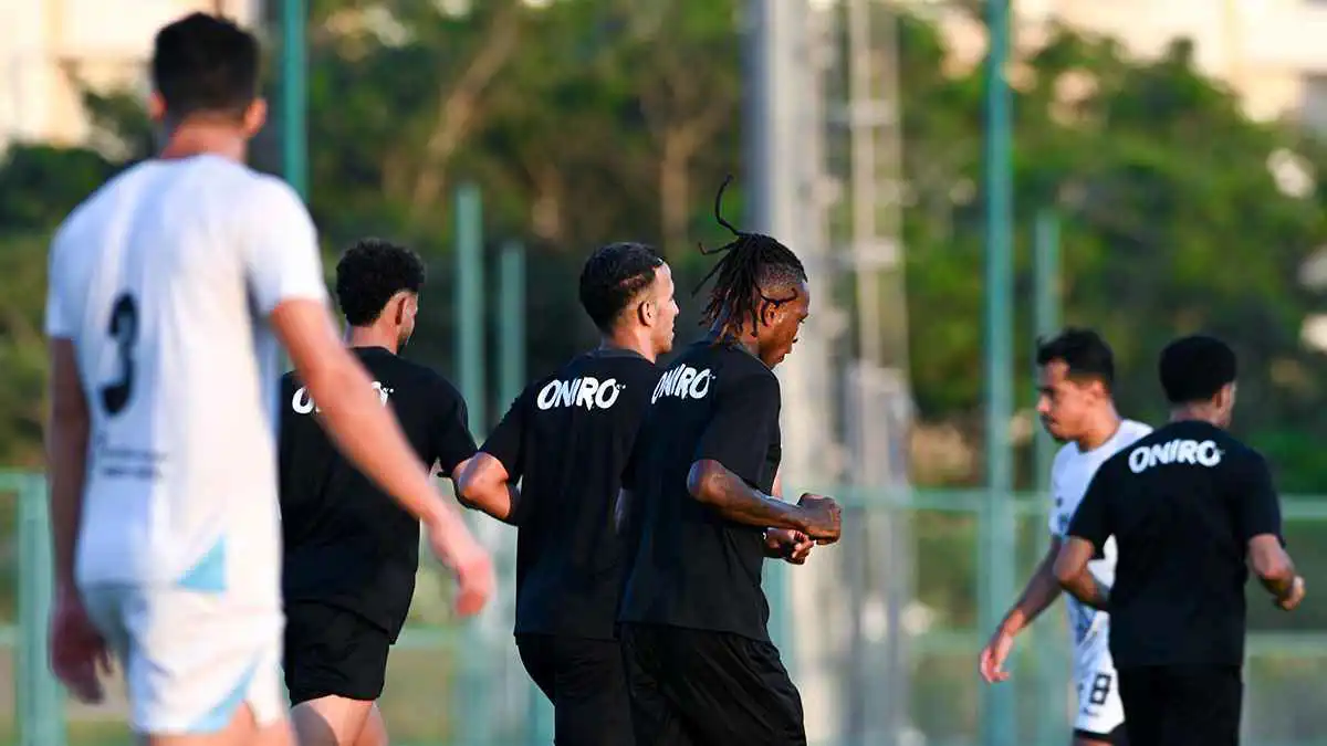 أضعت أدبيات المهنة ولا أحد يعرفك.. أسطورة الزمالك يصعق مدرب بروكسي (فيديو)