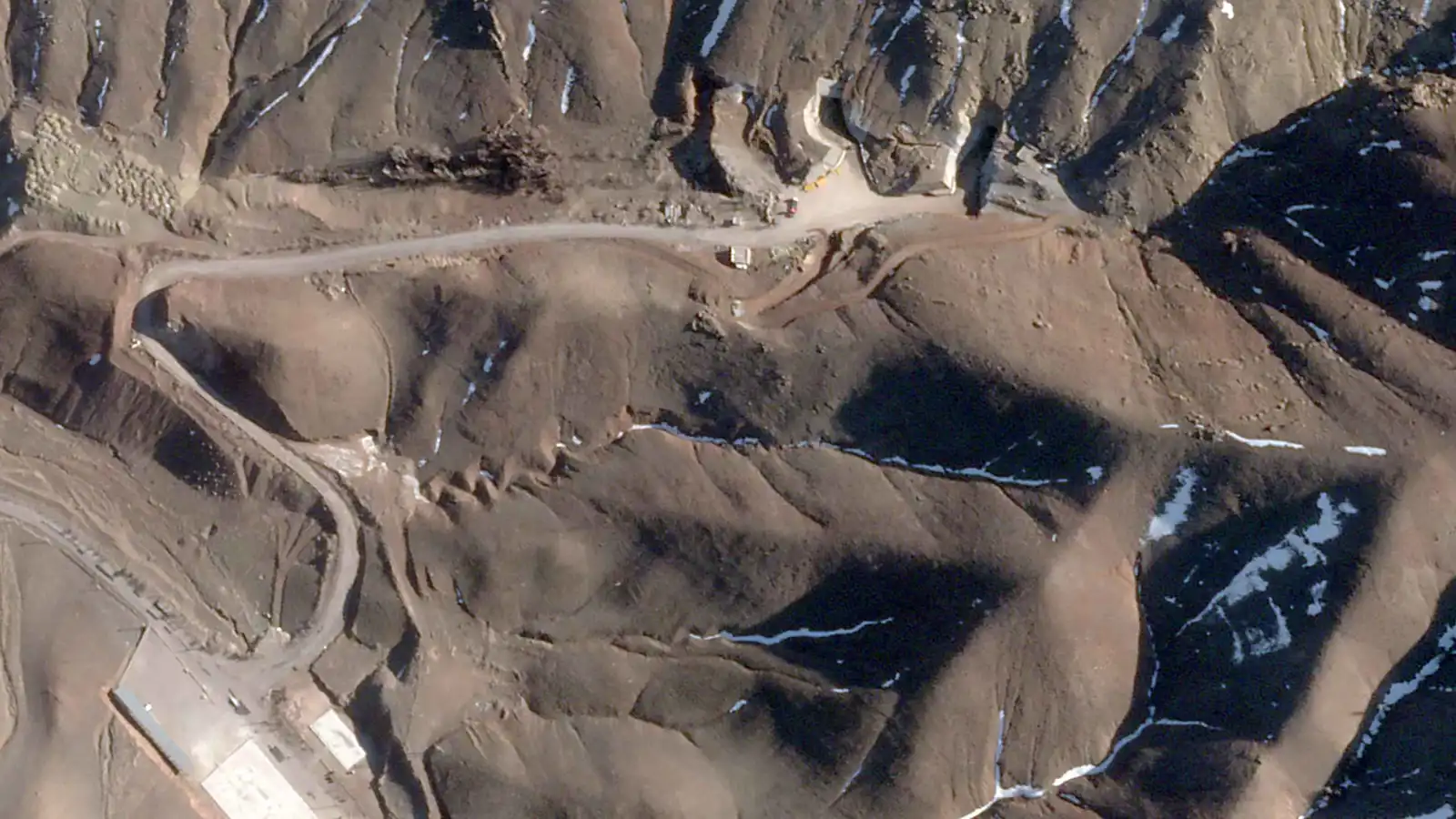 إسرائيل تطالب بإخلاء منطقة صناعية في تبريز الإيرانية تمهيداً لقصفها