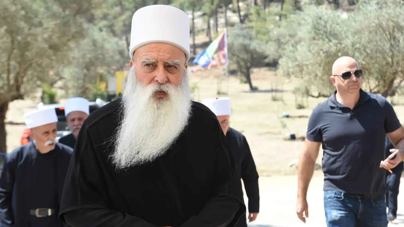 لا نتدخل بشؤون سوريا.. زعيم دروز إسرائيل يرد على وليد جنبلاط