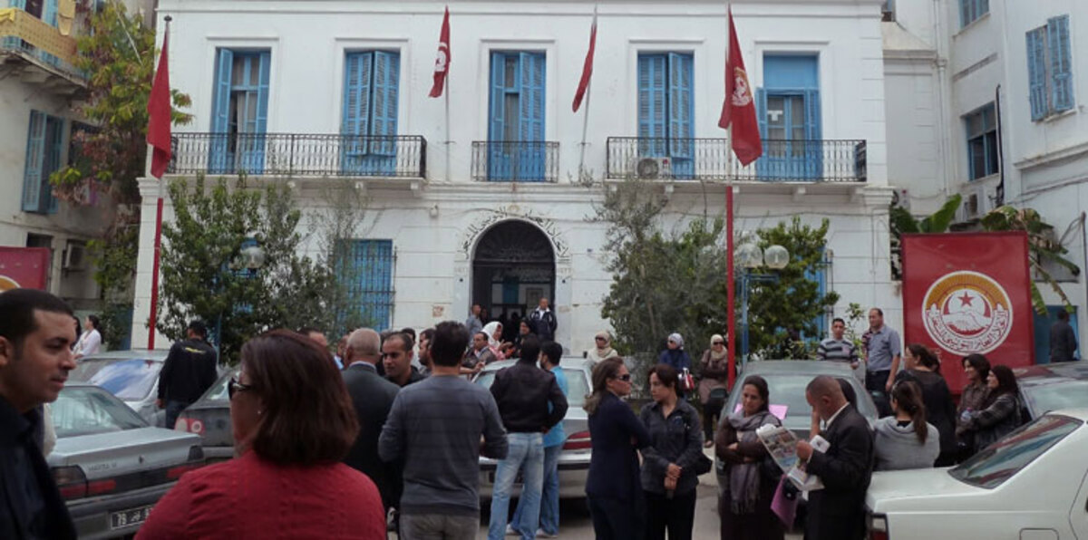 إضرابات واسعة تعم تونس احتجاجاً على أزمة الأجور‎