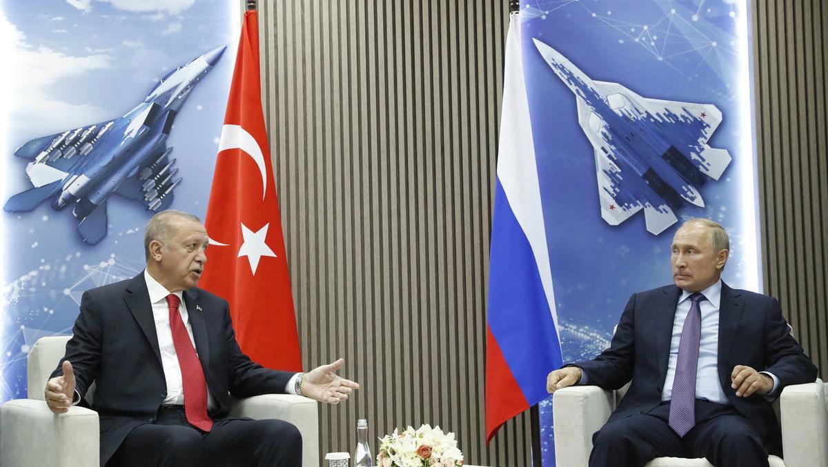 "لوموند الفرنسية": الأتراك والروس يقوضون جهود الأمم المتحدة بإنهاء الأزمة الليبية